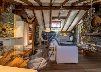 Attic Chez Borgne 
 La Salle, AO, La Salle - photo 25