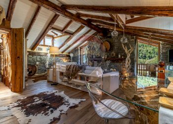 Attic Chez Borgne 
 La Salle, AO, La Salle - photo 26