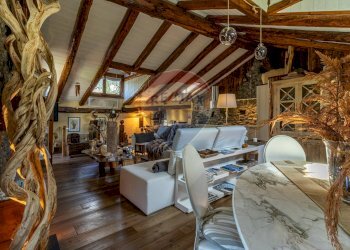 Attic Chez Borgne 
 La Salle, AO, La Salle - photo 29