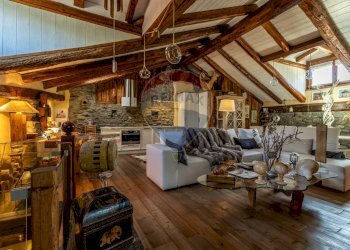 Attic Chez Borgne 
 La Salle, AO, La Salle - photo 30