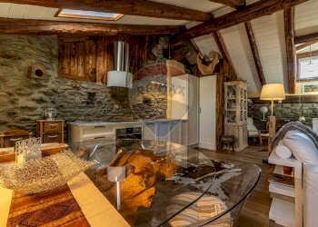 Attic Chez Borgne 
 La Salle, AO, La Salle - photo 31