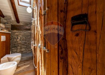 Attic Chez Borgne 
 La Salle, AO, La Salle - photo 33