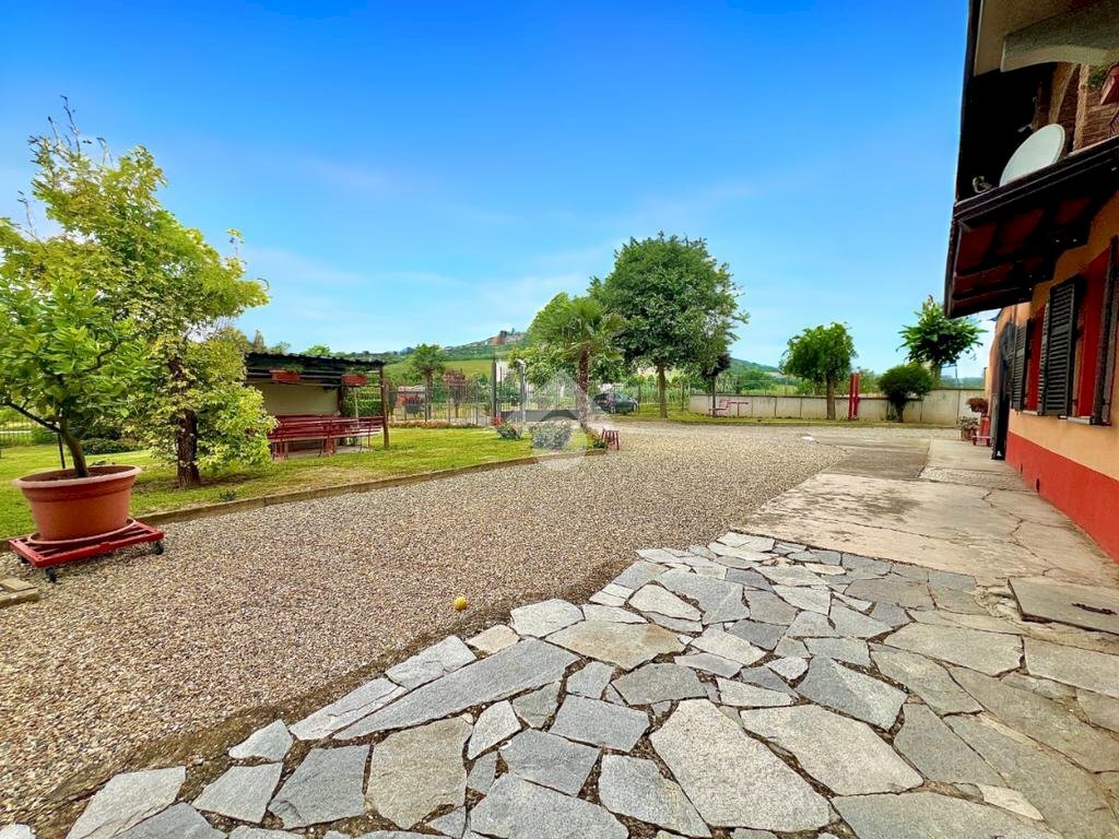 Casa semi indipendente Viale della Repubblica, Montiglio Monferrato - foto 2