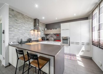 Portion of a house piazza pighini, Scandiano - photo 4