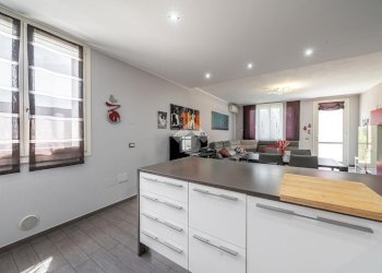 Portion of a house piazza pighini, Scandiano - photo 5