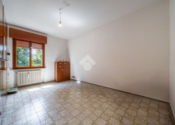 Portion of a house Via ferrari, Viano - photo 8