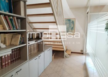 Foto 7 - Ufficio piazza franceschetti istrana
 
5/12, Istrana - foto 7