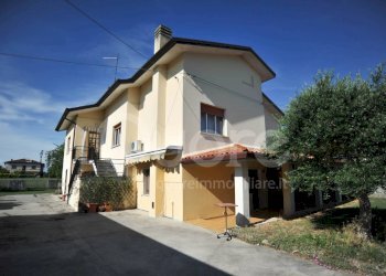 Foto 1 - Casa semi indipendente VIALE TERZA ARMATA
 
53, San Giorgio di Nogaro - foto 1