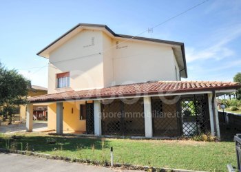 Foto 2 - Casa semi indipendente VIALE TERZA ARMATA
 
53, San Giorgio di Nogaro - foto 2