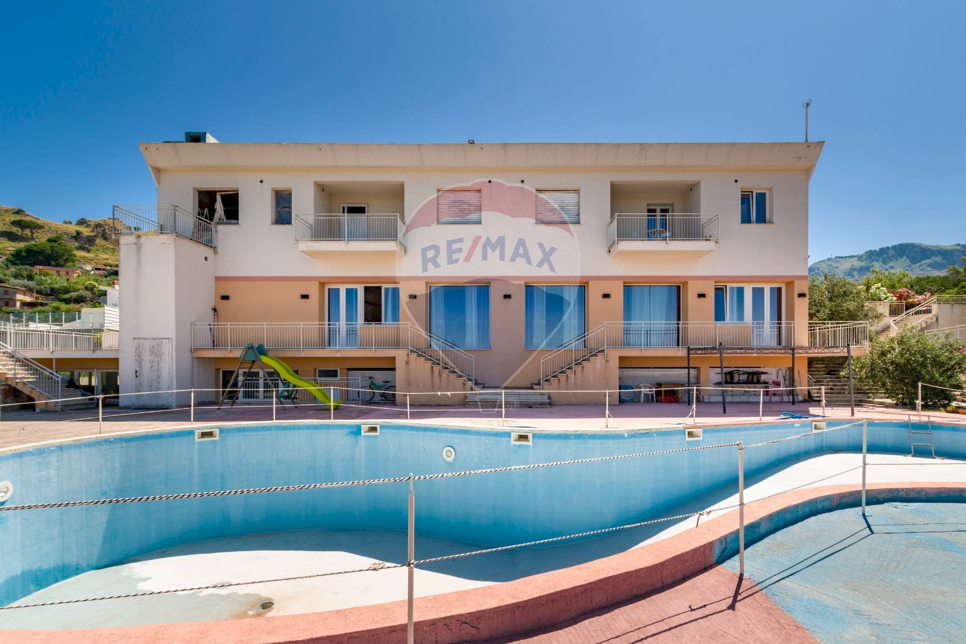 Piscina - Hotel contrada Calcerame via della Valle
 
snc, Montelepre - foto 1