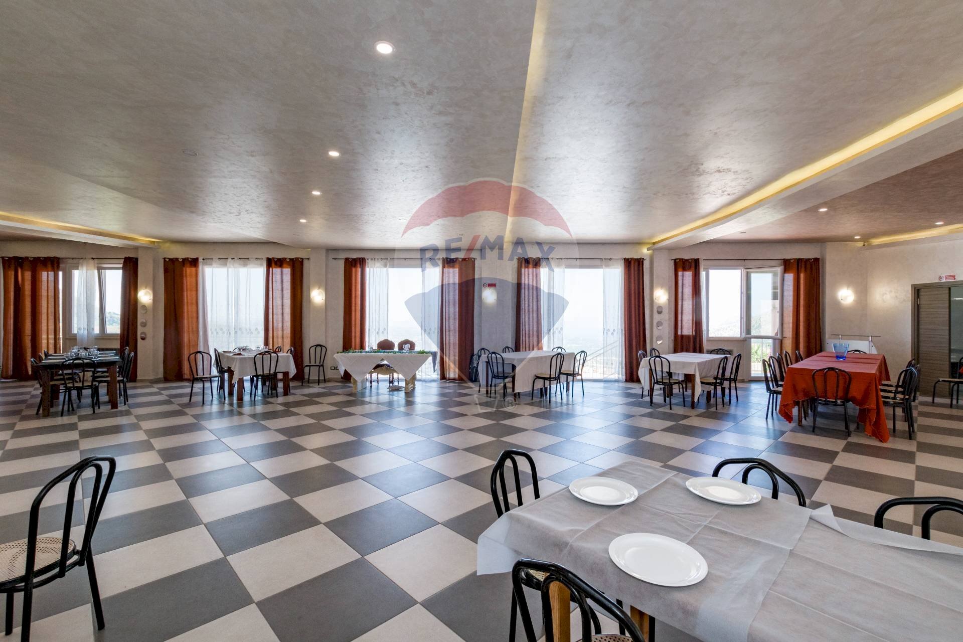 Ristorante - Hotel contrada Calcerame via della Valle
 
snc, Montelepre - foto 3