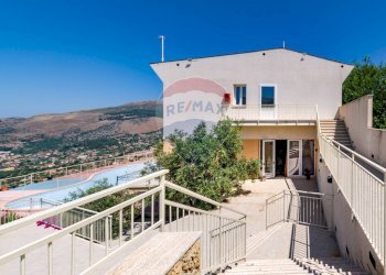 Edificio - Hotel contrada Calcerame via della Valle
snc, Montelepre - foto 12