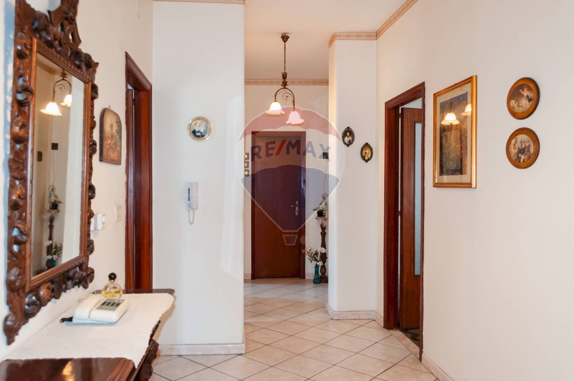 Hall / corridoio - Four-room apartment Largo Monreale (ex Via Casmene)
 
19, Lentini - photo 3