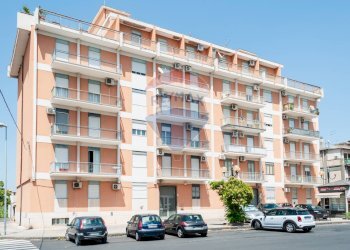 Edificio all\'aperto - Quadrilocale Largo Monreale (ex Via Casmene)
 
19, Lentini - foto 1