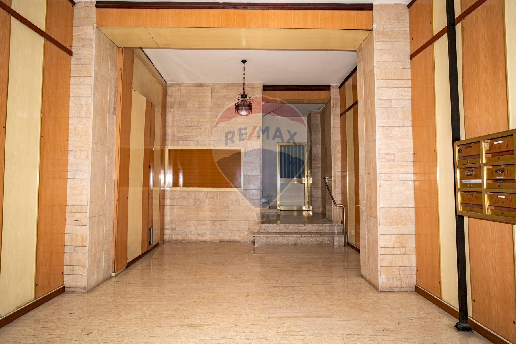 Ricezione / Lobby - Trilocale Via Catania
 
219, Adrano - foto 2