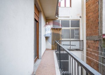 Balcone - Trilocale Via Catania
 
219, Adrano - foto 6