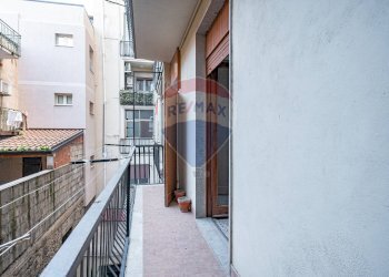 Balcone - Trilocale Via Catania
 
219, Adrano - foto 7