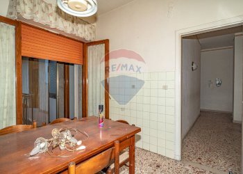 Sala da pranzo - Trilocale Via Catania
 
219, Adrano - foto 9