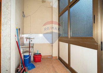 Lavanderia - Trilocale Via Catania
 
219, Adrano - foto 11