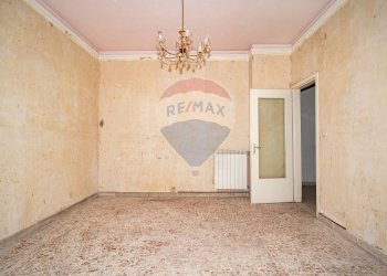 Stanza vuota - Trilocale Via Catania
 
219, Adrano - foto 17