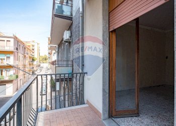 Balcone - Trilocale Via Catania
 
219, Adrano - foto 18