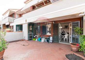 Terrazza - Villa a Schiera Via Salvatore Quasimodo
 
17, Aci Catena - foto 1