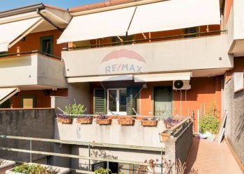 Edificio all\'aperto - Villa a Schiera Via Salvatore Quasimodo
 
17, Aci Catena - foto 28