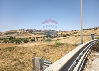 Vista delle montagne - Villa Contrada Balchino SS417
 
snc, Caltagirone - foto 9