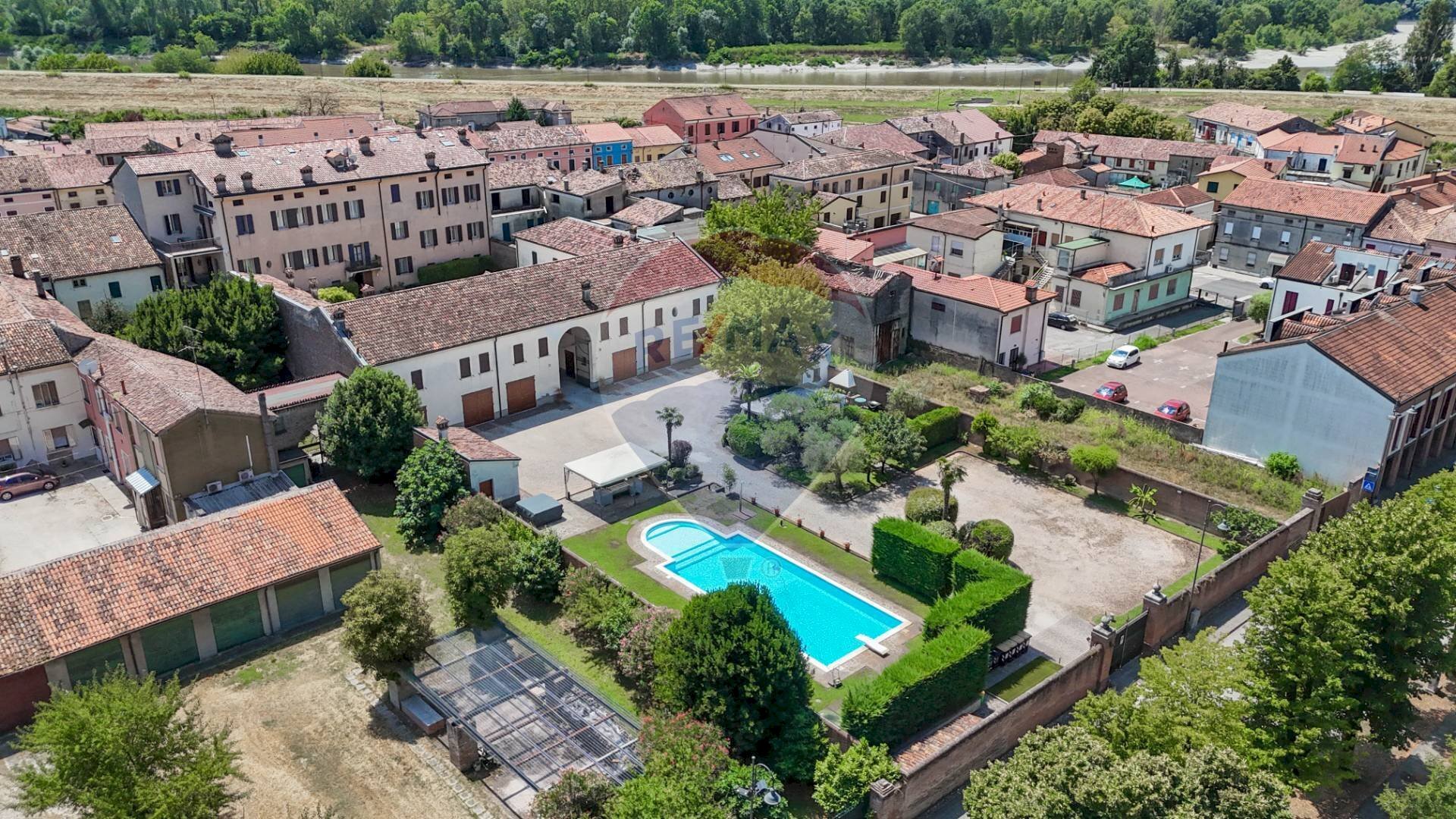 Piscina - Villa Piazza della Libertà, Castelmassa - photo 2