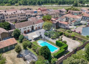 Piscina - Villa Piazza della Libertà, Castelmassa - foto 2