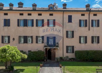 Edificio all\'aperto - Villa Piazza della Libertà, Castelmassa - foto 6