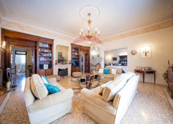 Soggiorno - Villa Piazza della Libertà, Castelmassa - foto 13