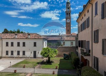Edificio all\'aperto - Villa Piazza della Libertà, Castelmassa - foto 40