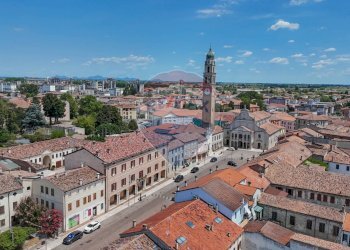 Edificio all\'aperto - Villa Piazza della Libertà, Castelmassa - foto 43