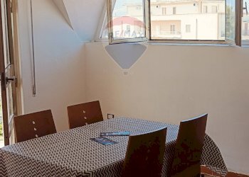 Sala da pranzo - Trilocale Viale Uria
 
183, Ischitella - foto 13