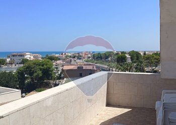 Balcone - Trilocale Viale Uria
 
183, Ischitella - foto 33