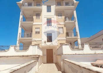 Edificio all\'aperto - Trilocale Viale Uria
 
183, Ischitella - foto 42