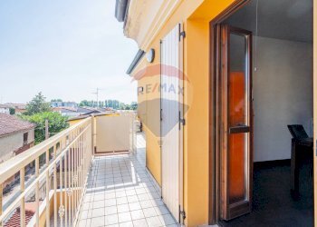 Balcone - Trilocale Via Manfrassina
 
49, Viadana - foto 26