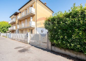 Edificio all\'aperto - Trilocale Via Manfrassina
 
49, Viadana - foto 31