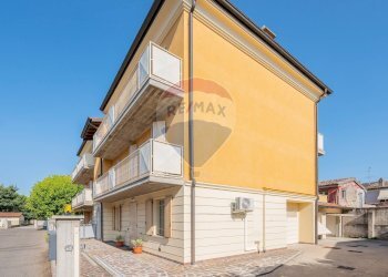 Edificio all\'aperto - Trilocale Via Manfrassina
 
49, Viadana - foto 33