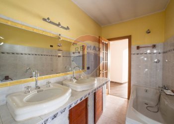 Bagno - Quadrilocale Costa Volpino - foto 21