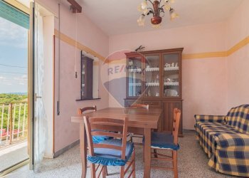 Sala da pranzo - Trilocale Via Del Pettinaro
 
40, Ischia di Castro - foto 9