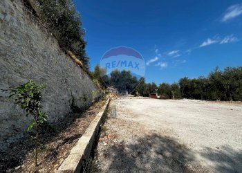 Vista delle montagne - Terreno edificabile Località Monte Giordano
 
snc, Vieste - foto 3