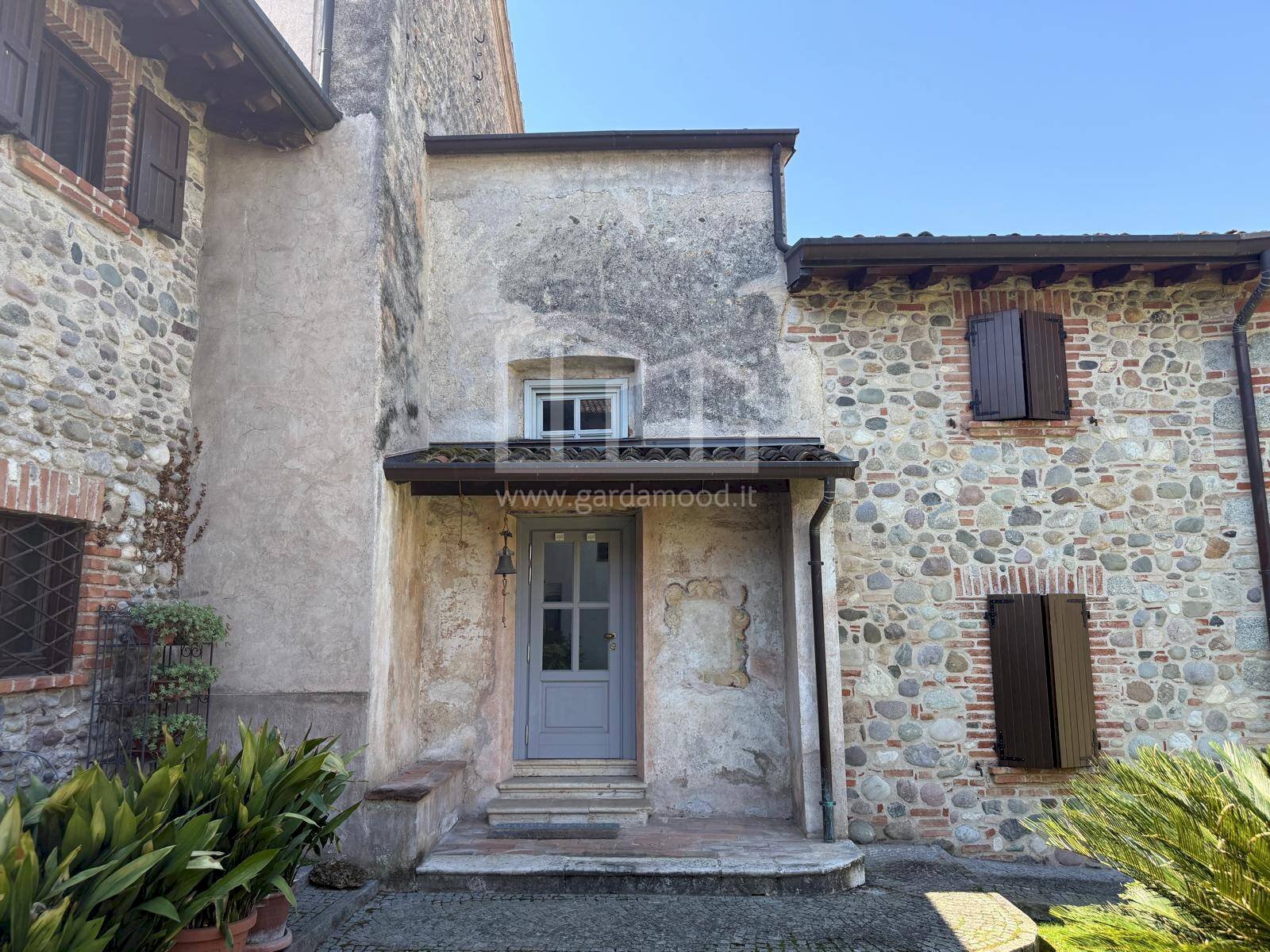 Foto 1 - Locale Commerciale Via Valene, Salò - foto 1