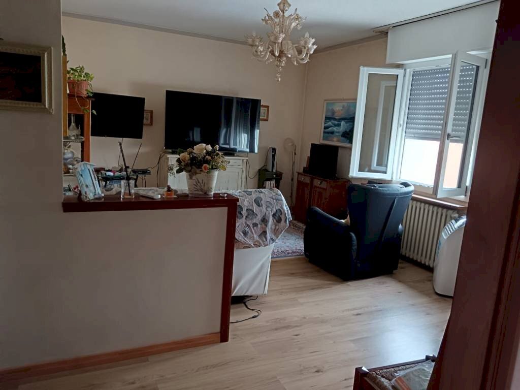 Salone - Trilocale via Ugo da Carpi, Carpi - foto 2