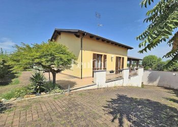 Cortile interno - Villa via Piemonte, Conzano - foto 2