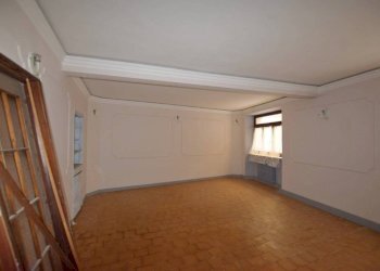 Stanza non arredata - Negozio piazza Cesare Battisti, 2, Mondovì - foto 5