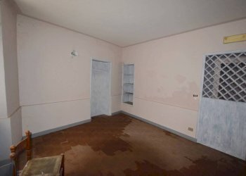 Stanza non arredata - Negozio piazza Cesare Battisti, 2, Mondovì - foto 7