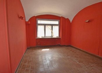 Stanza non arredata - Negozio piazza Cesare Battisti, 2, Mondovì - foto 8