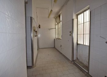 Interno non residenziale - Negozio piazza Cesare Battisti, 2, Mondovì - foto 12